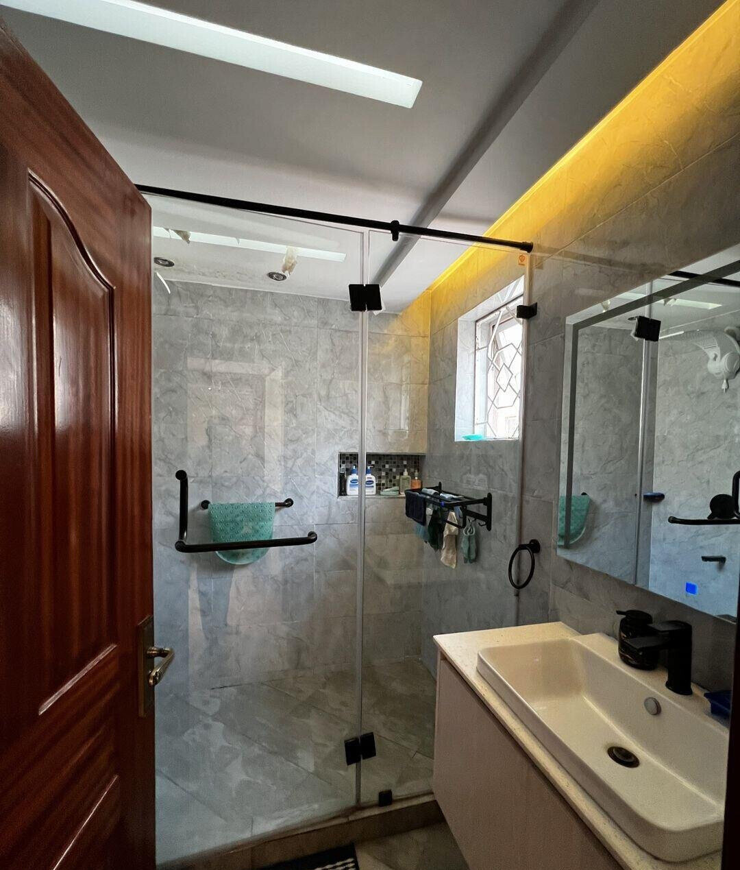 4 En-Suite Townhouse Near Valley Arcade - Lavington