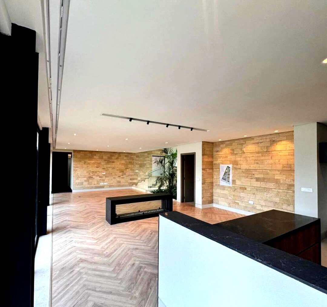 5-Bed All-Ensuite Villa with Private Garden – Kyuna