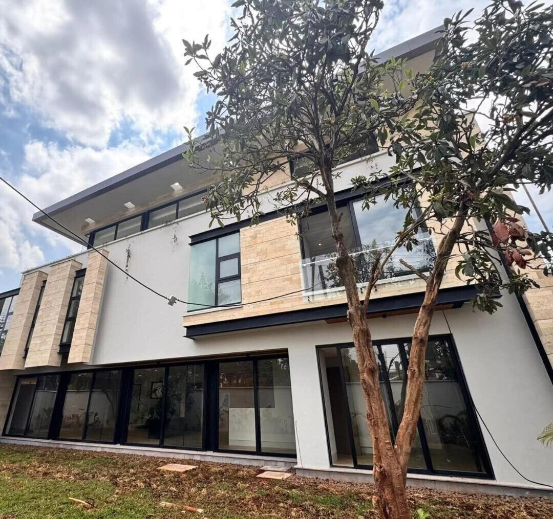 5-Bed All-Ensuite Villa with Private Garden – Kyuna