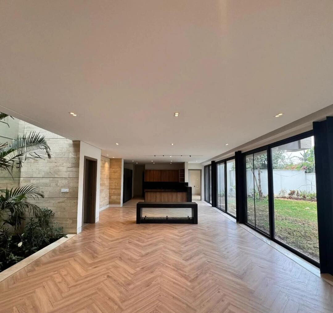 5-Bed All-Ensuite Villa with Private Garden – Kyuna