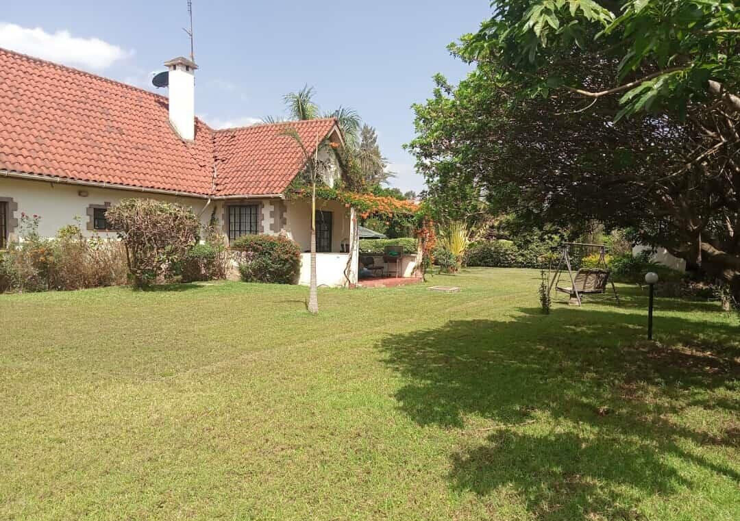 4-Bed Townhouse on Half-Acre with Wooden Floors – Karen