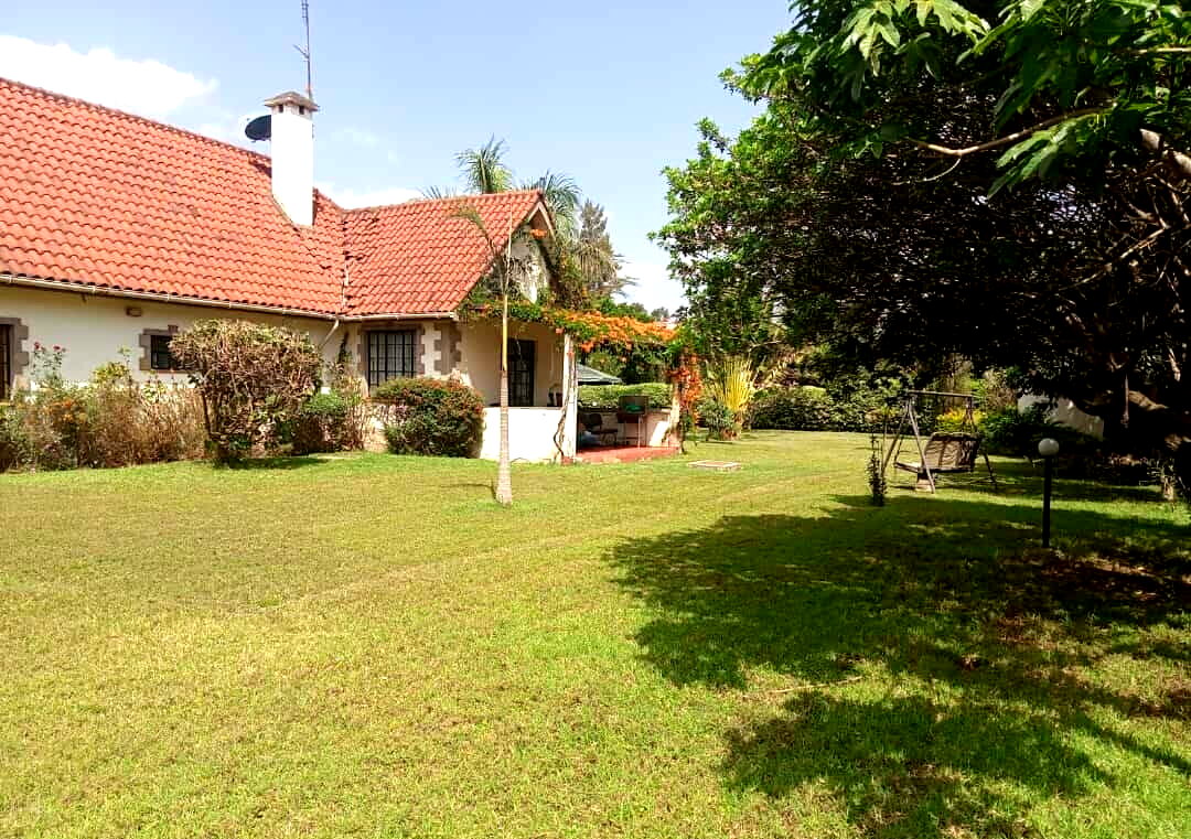 4-Bed Townhouse on Half-Acre with Wooden Floors – Karen