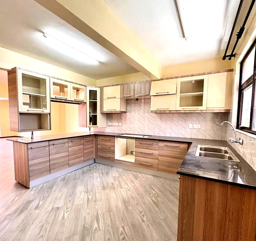 5BR Maisonette with Basement & Attic Space - Syokimau