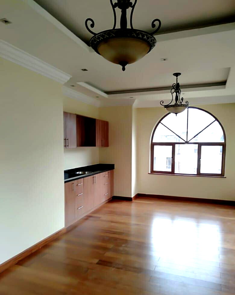 8-Ensuite Mansion with Private Heated Pool – Karen