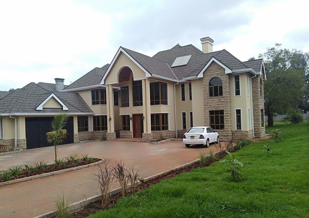 8-Ensuite Mansion with Private Heated Pool – Karen