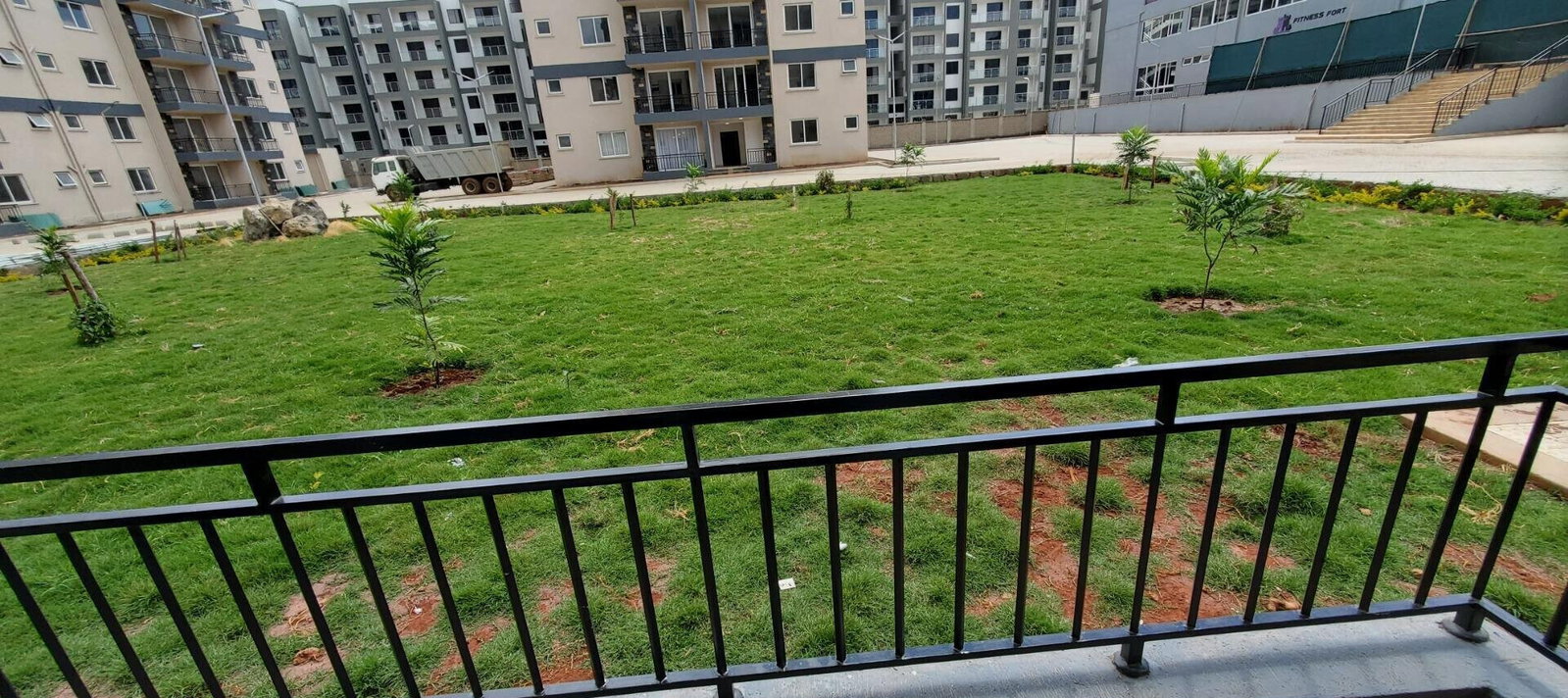 2BR Apartment with Gym, Pool & Sports Courts - Syokimau