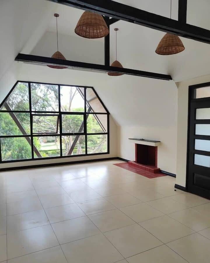 5-Ensuite Villa with Sunken Lounge & Man-Made Dam – Karen