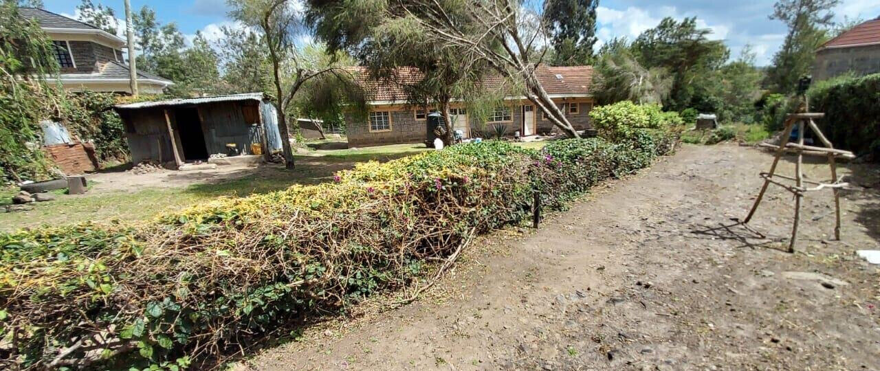 3/4 Acre Garden Plot with Parking