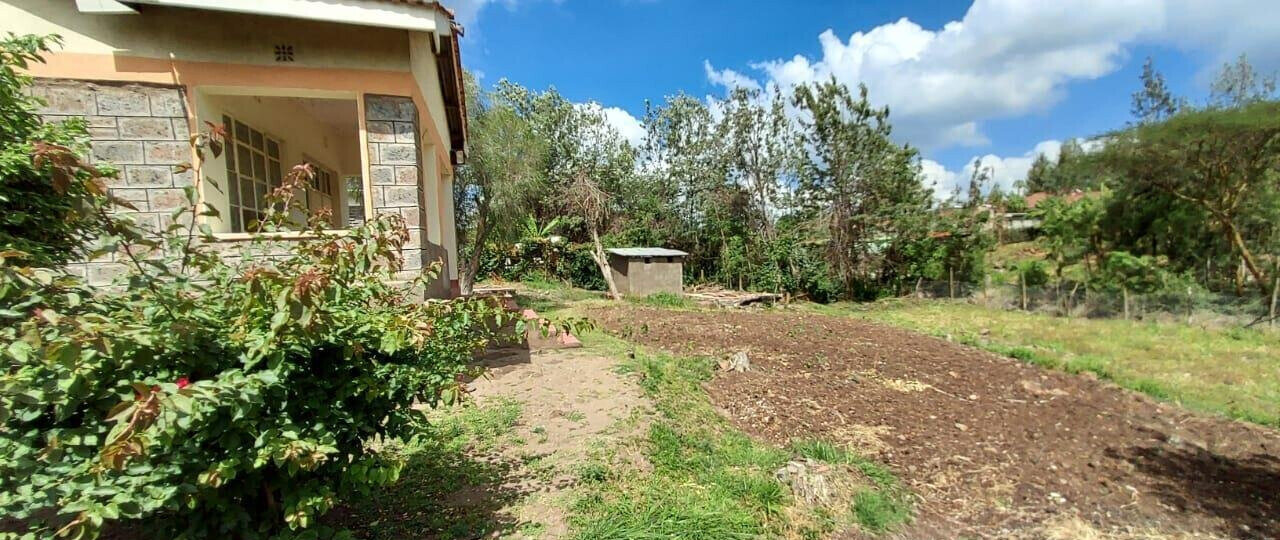 3/4 Acre Garden Plot with Parking