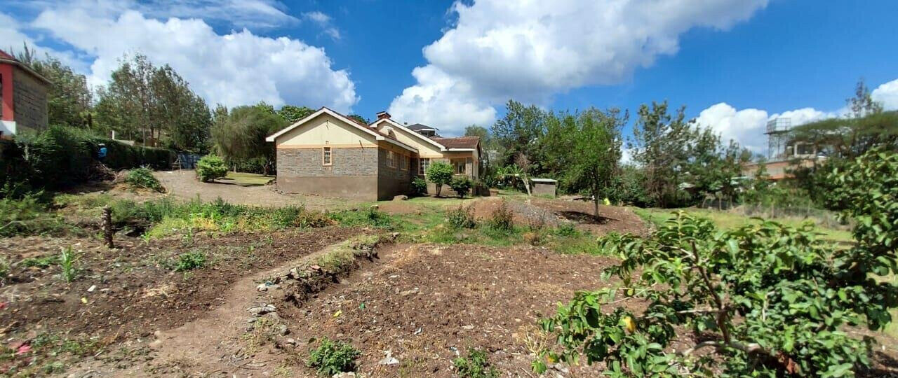3/4 Acre Garden Plot with Parking