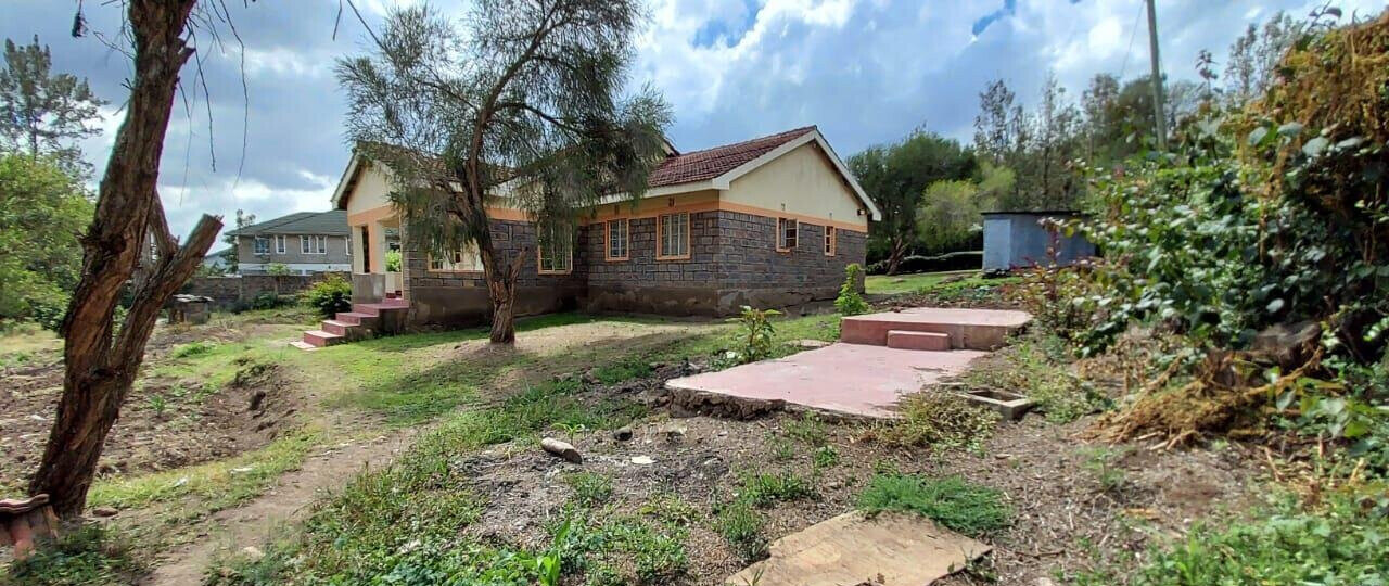 3/4 Acre Garden Plot with Parking