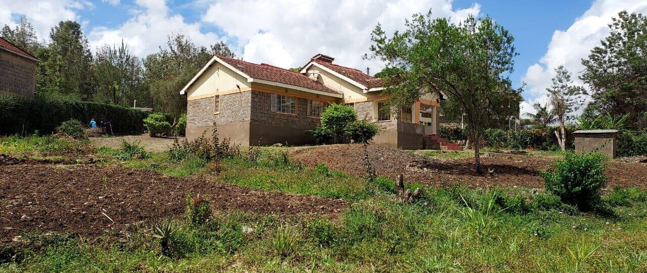 3/4 Acre Garden Plot with Parking