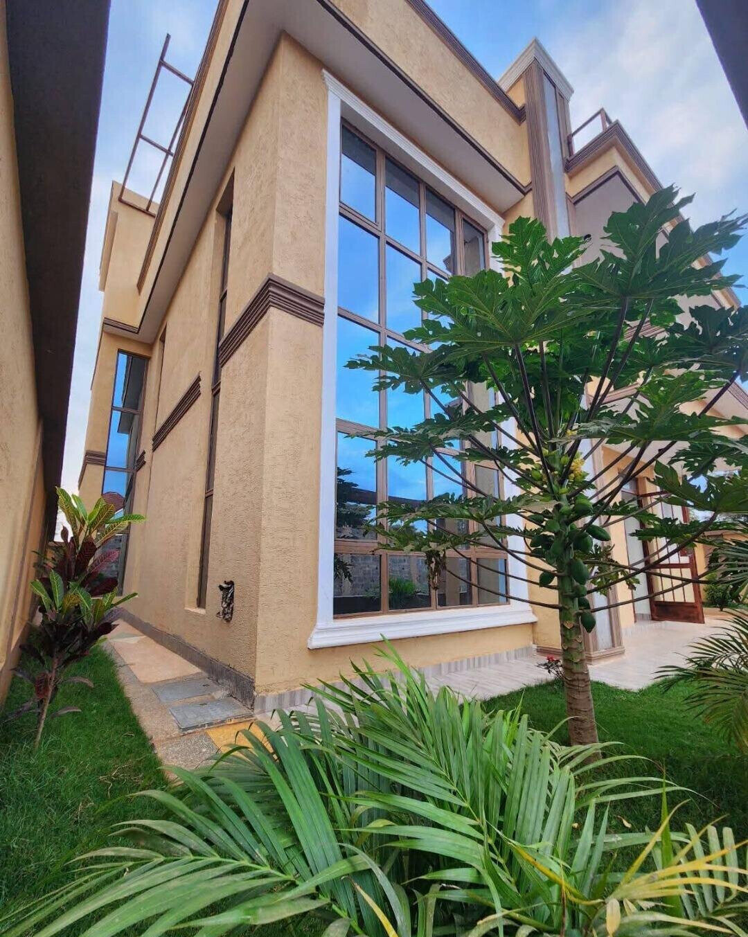 4BR All-Ensuite Townhouse with Gym & Solar - Opposite Daykio, Ruiru