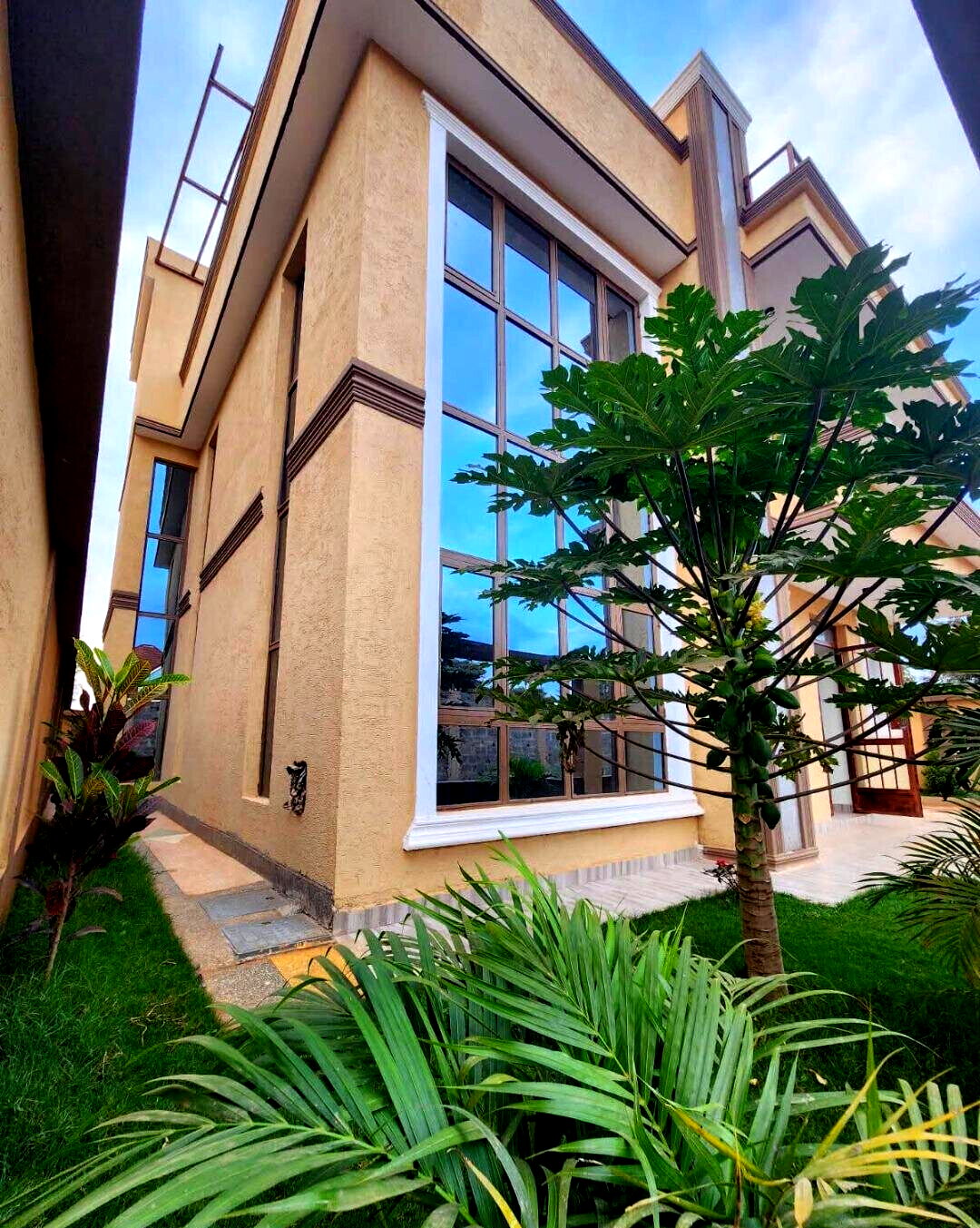 4BR All-Ensuite Townhouse with Gym & Solar - Opposite Daykio, Ruiru