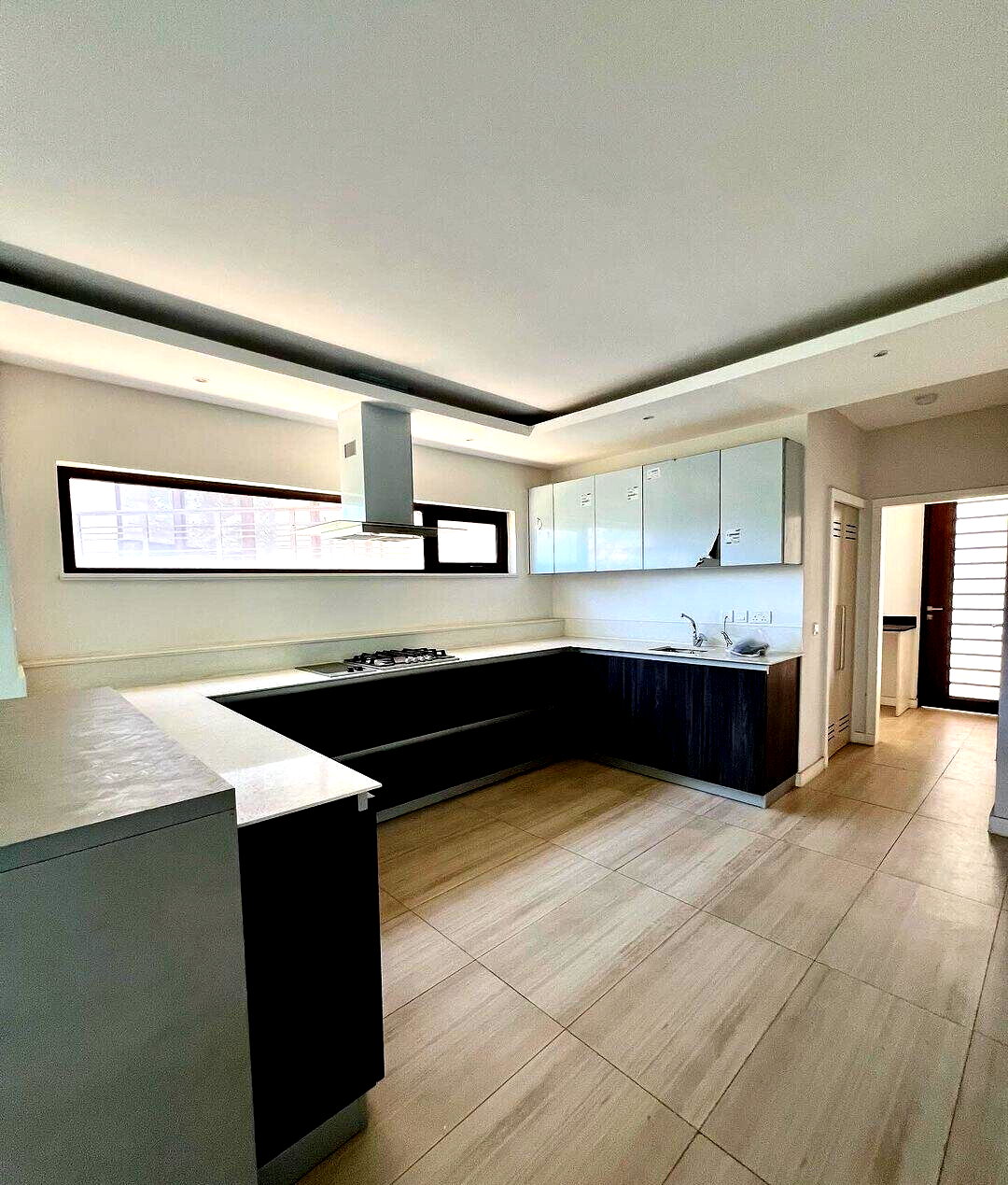 4BR Townhouse with Panoramic Balconies & High Ceilings - Lavington