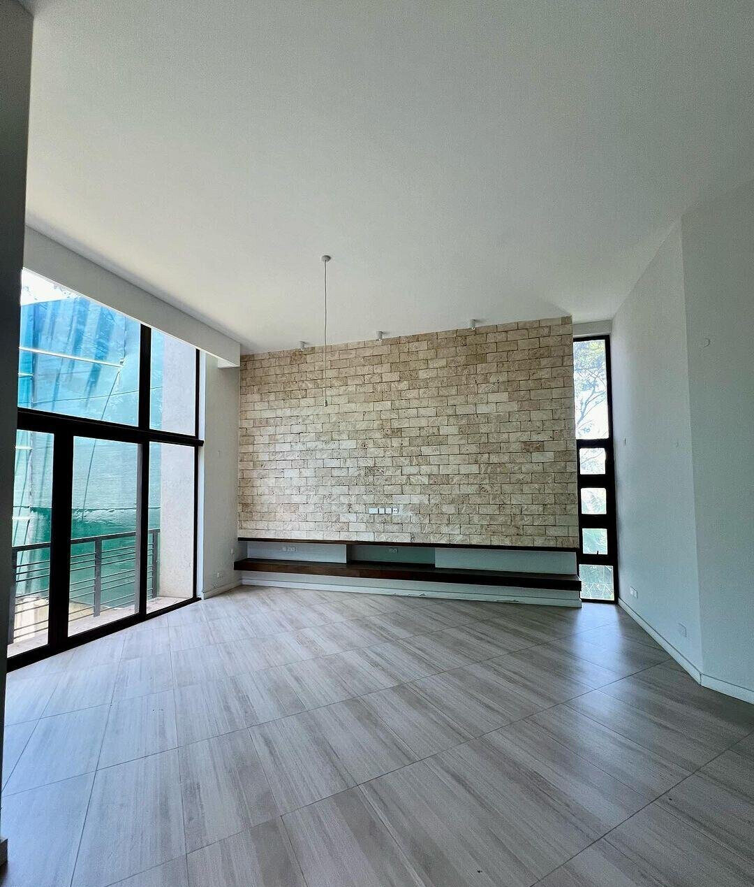 4BR Townhouse with Panoramic Balconies & High Ceilings - Lavington