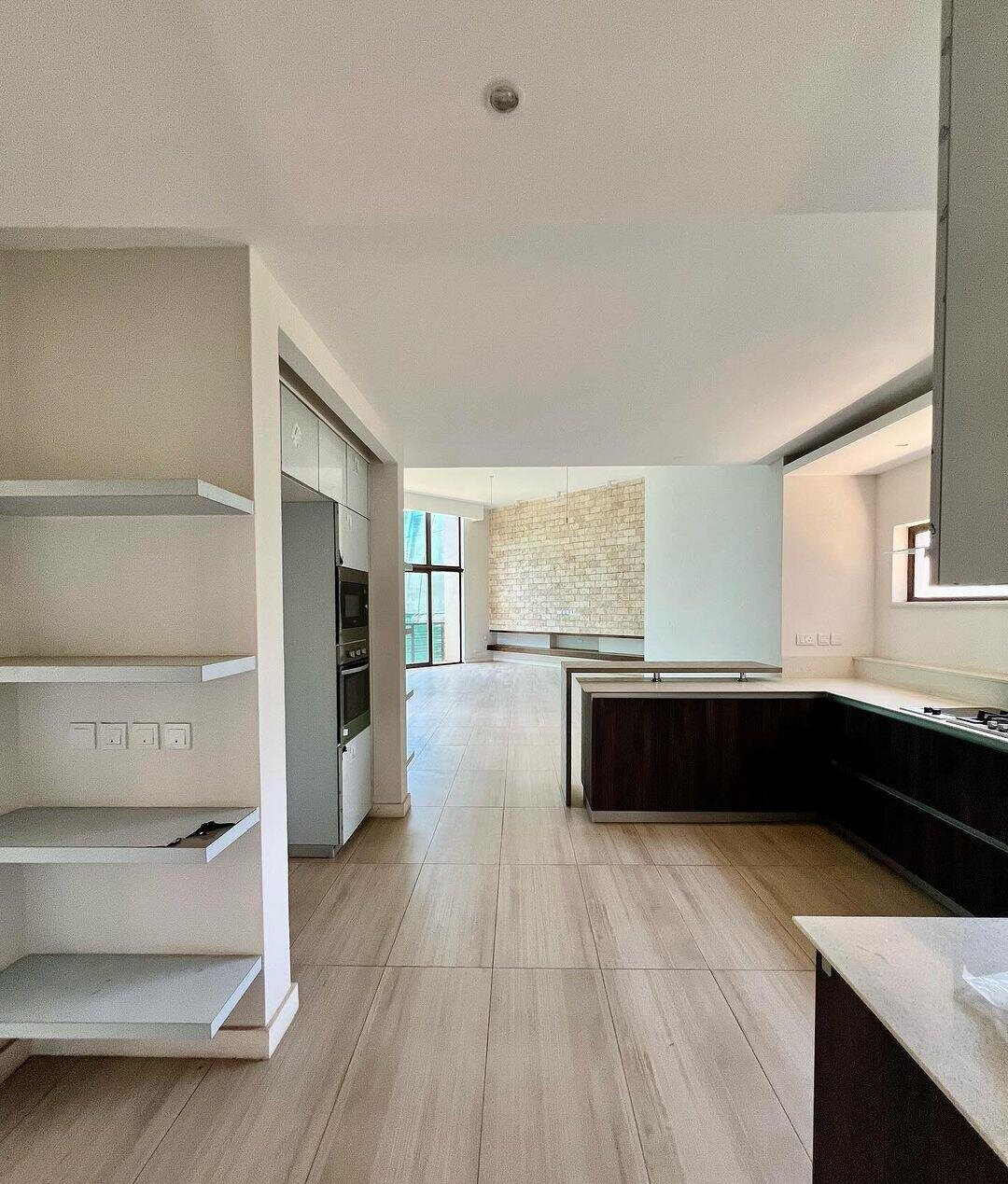 4BR Townhouse with Panoramic Balconies & High Ceilings - Lavington