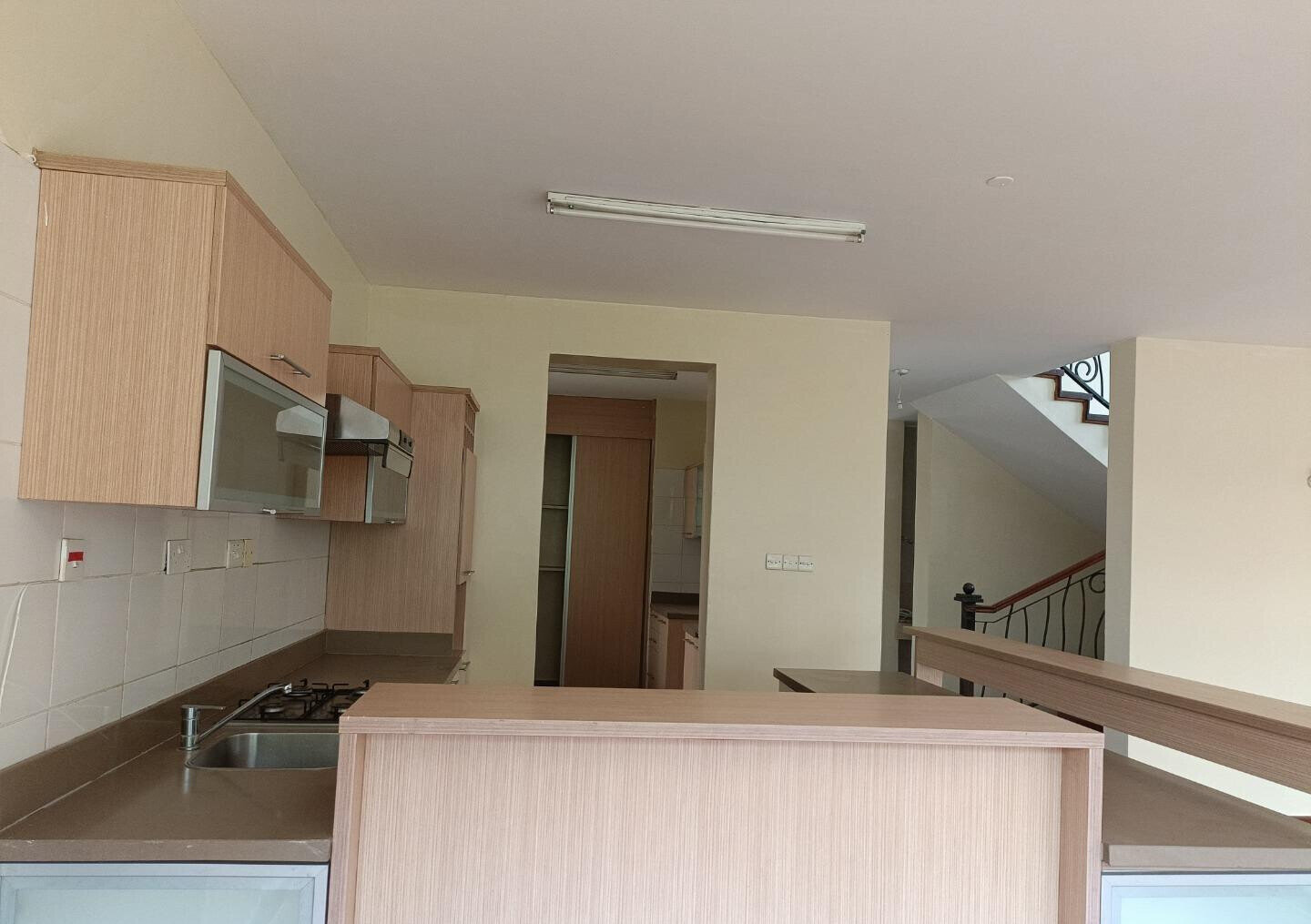 4BR All-Ensuite Townhouse with Private Garden & DSQ - Ridgeways