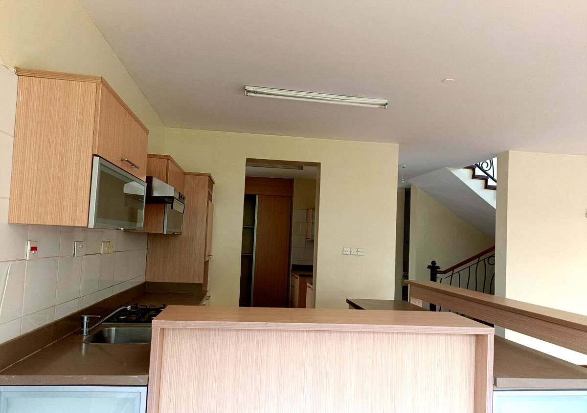 4BR All-Ensuite Townhouse with Private Garden & DSQ - Ridgeways