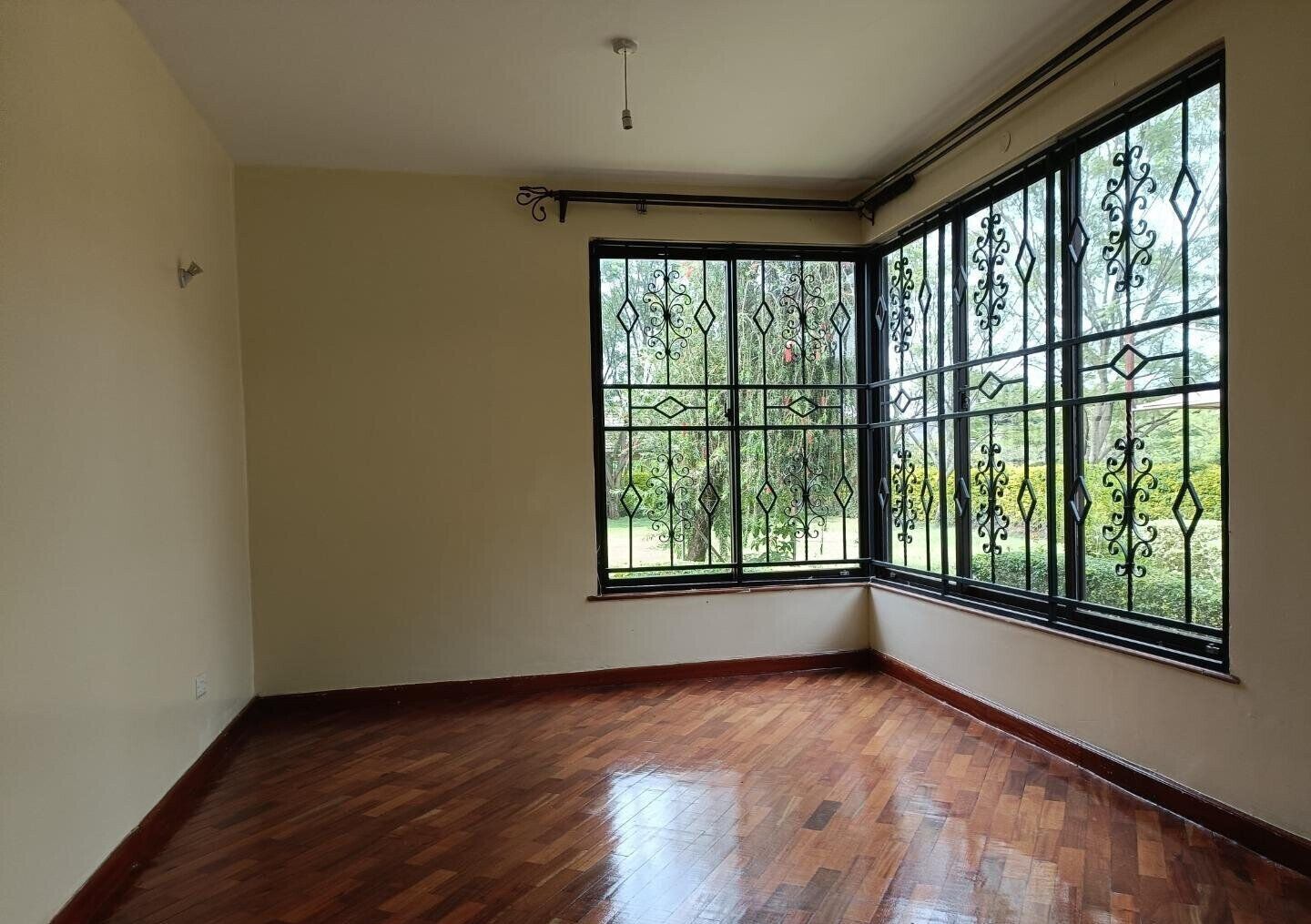 4BR All-Ensuite Townhouse with Private Garden & DSQ - Ridgeways