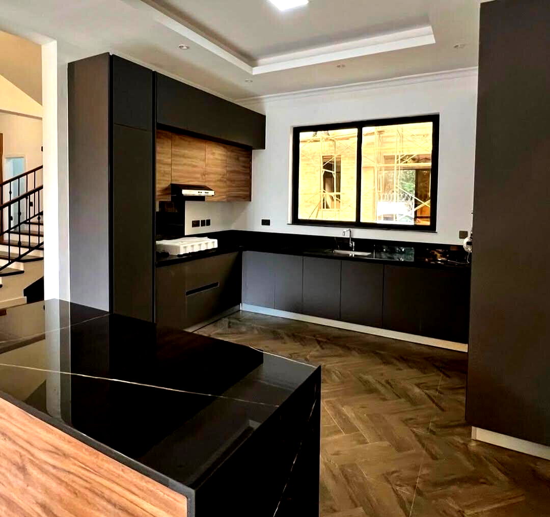 4-Ensuite Townhouse with Rooftop Terrace - Lavington