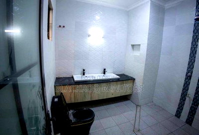 4bdrm Bungalow in Juja for rent - Image 8