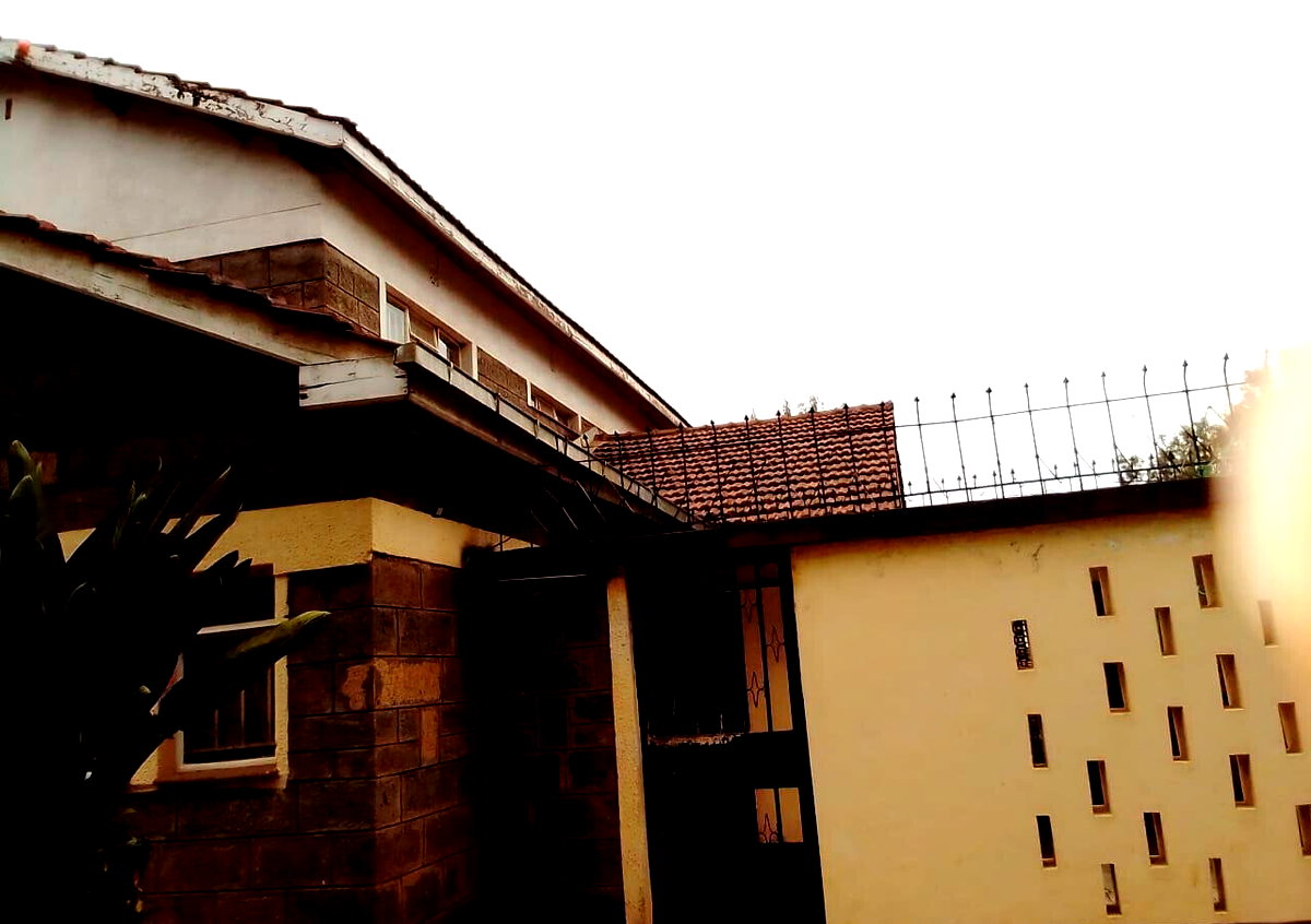 4-Bed Townhouse with DSQ & Fireplace – Quiet Karen