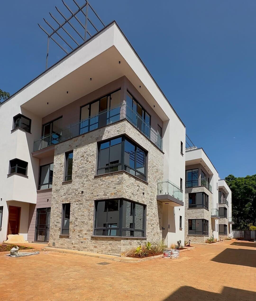 4BR All-Ensuite Townhouse Walking Distance to Lavington Mall