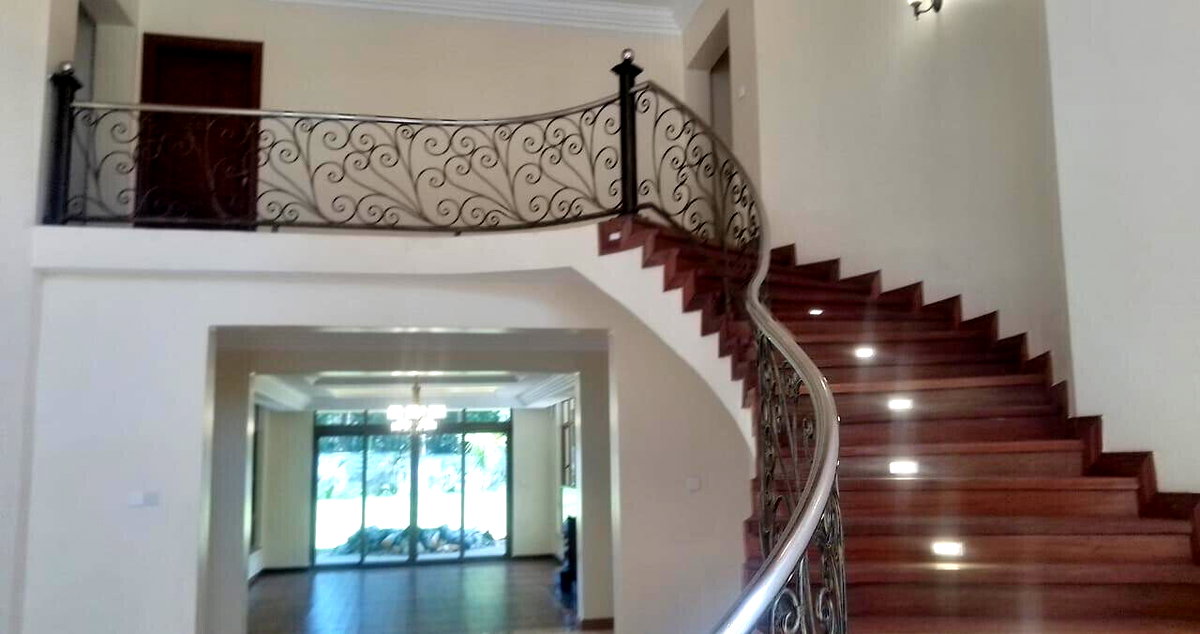 5-Bed Townhouse with DSQ & Pool on 1 Acre – Windy Ridge, Karen