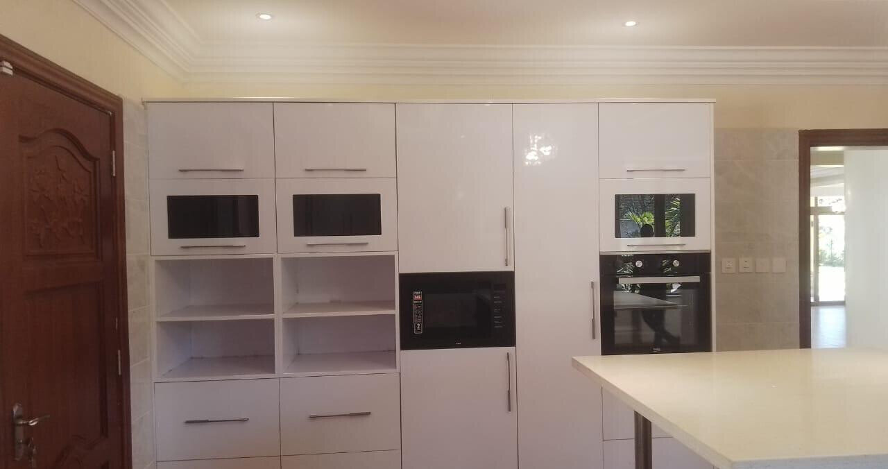 5-Bed Townhouse with DSQ & Pool on 1 Acre – Windy Ridge, Karen