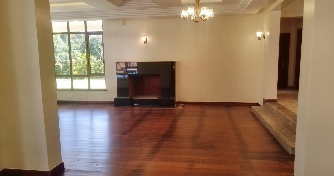 5-Bed Townhouse with DSQ & Pool on 1 Acre – Windy Ridge, Karen