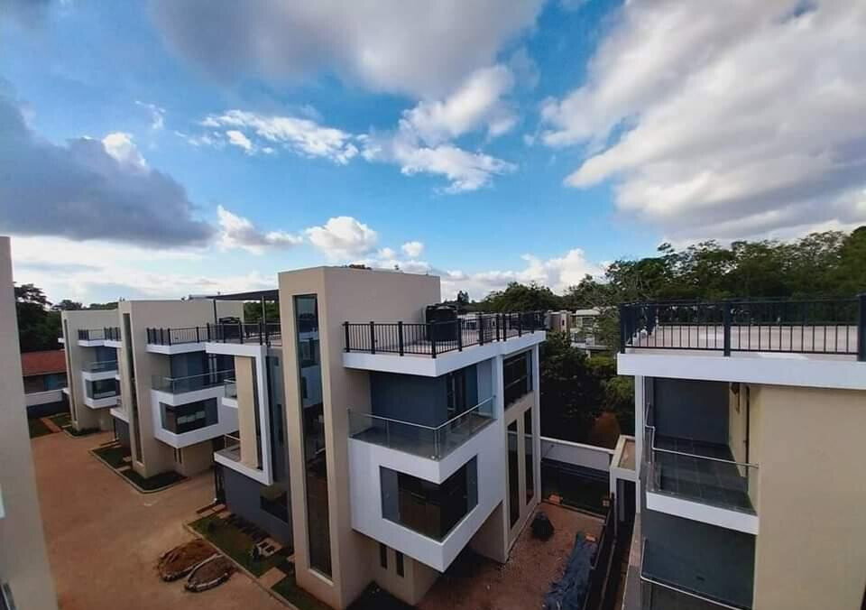 8-Villa Enclave with Rooftop Terrace & Solar Backup - Lavington