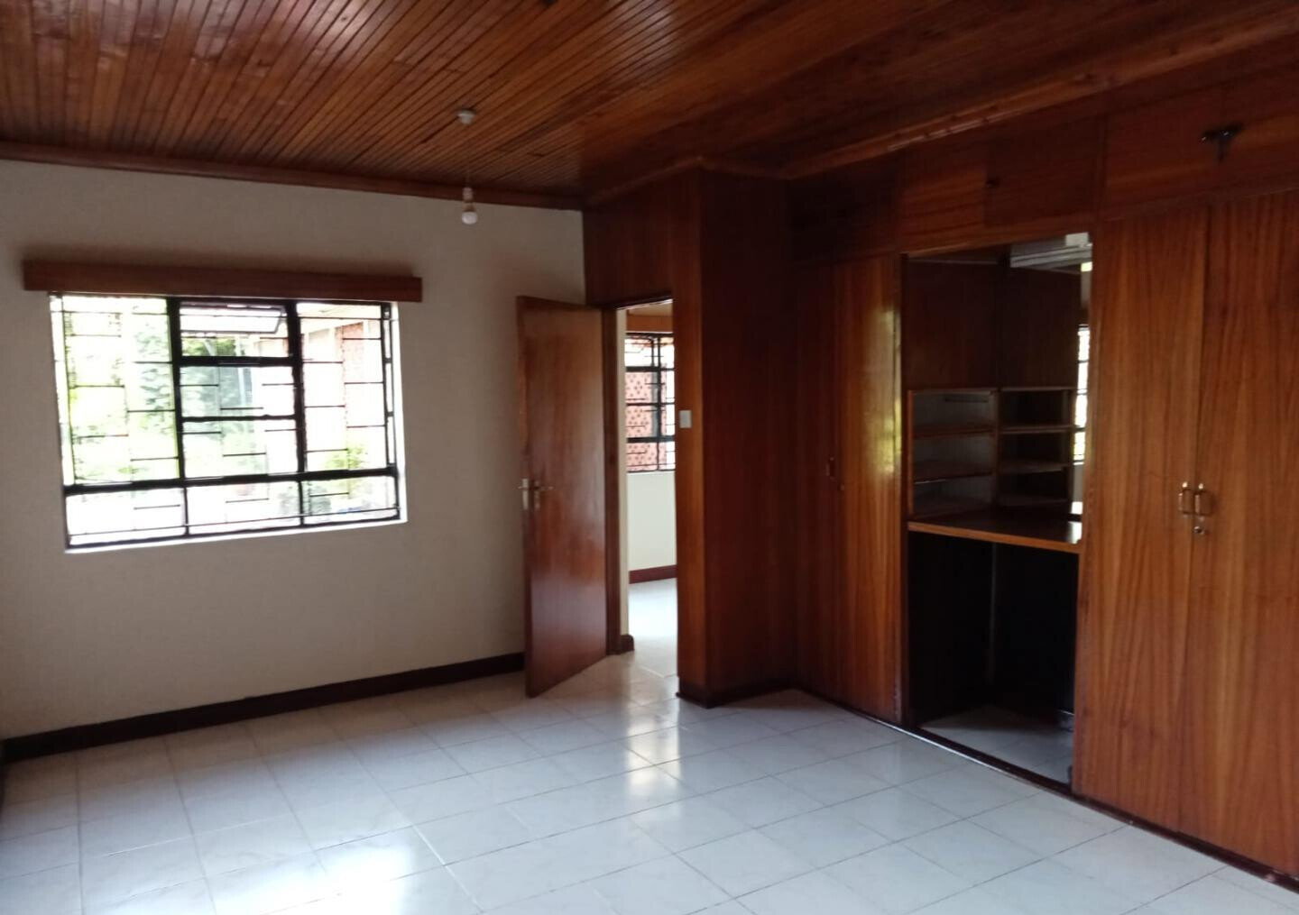 Cozy 1BR Guest Wing at KSh 40K