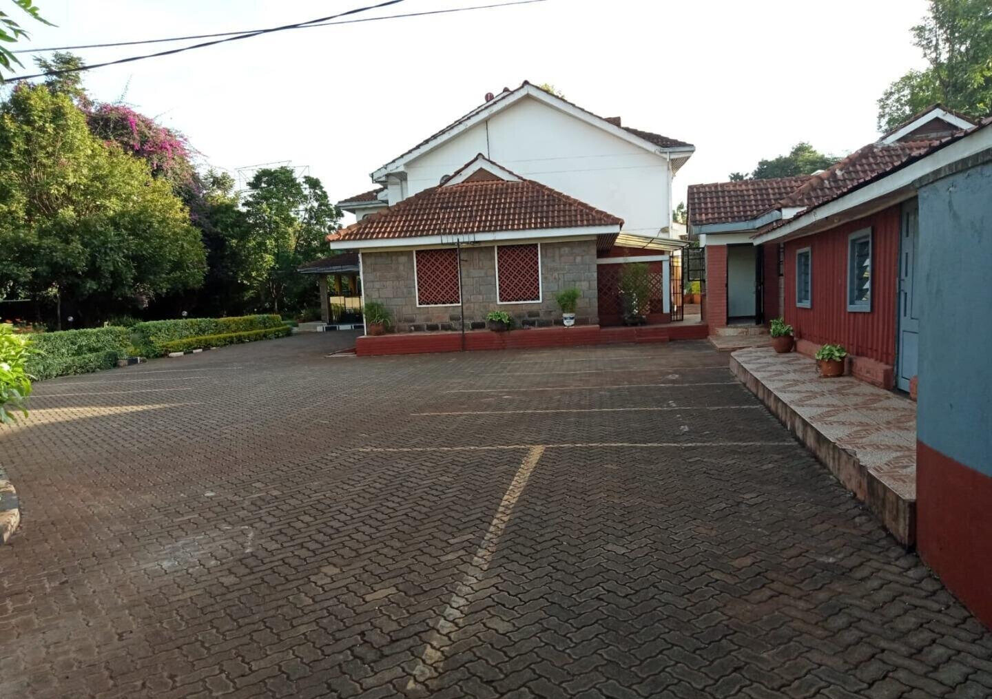 Cozy 1BR Guest Wing at KSh 40K