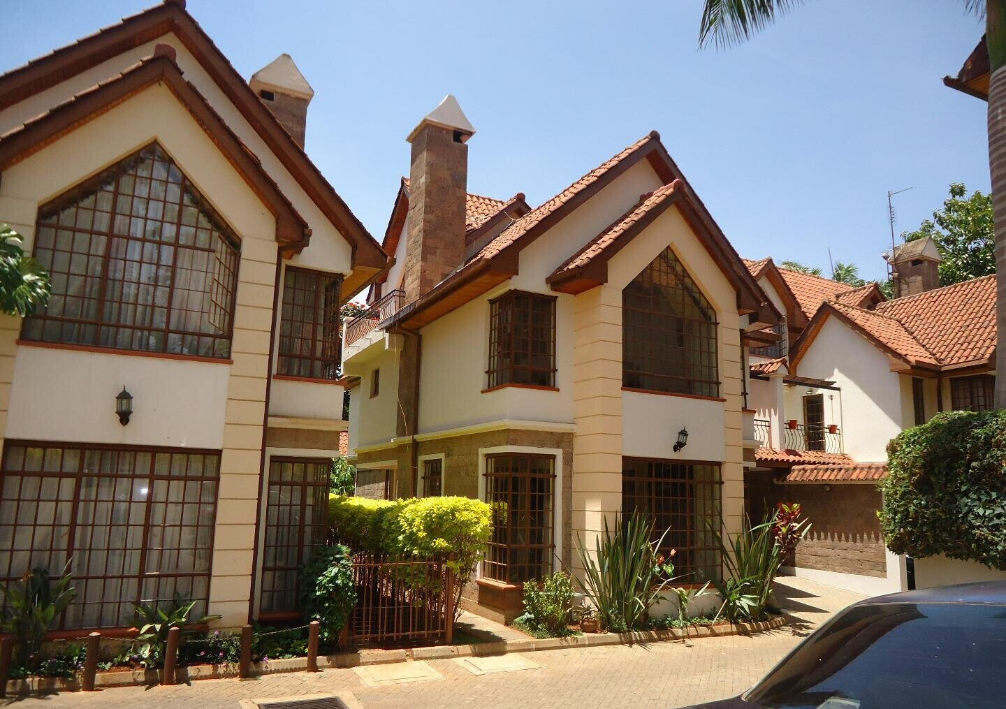 5BR Townhouse with Backup Generator & Borehole - Lavington
