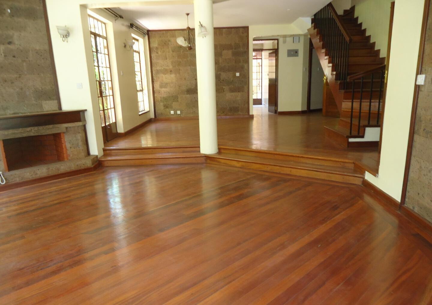 5BR Townhouse with Backup Generator & Borehole - Lavington