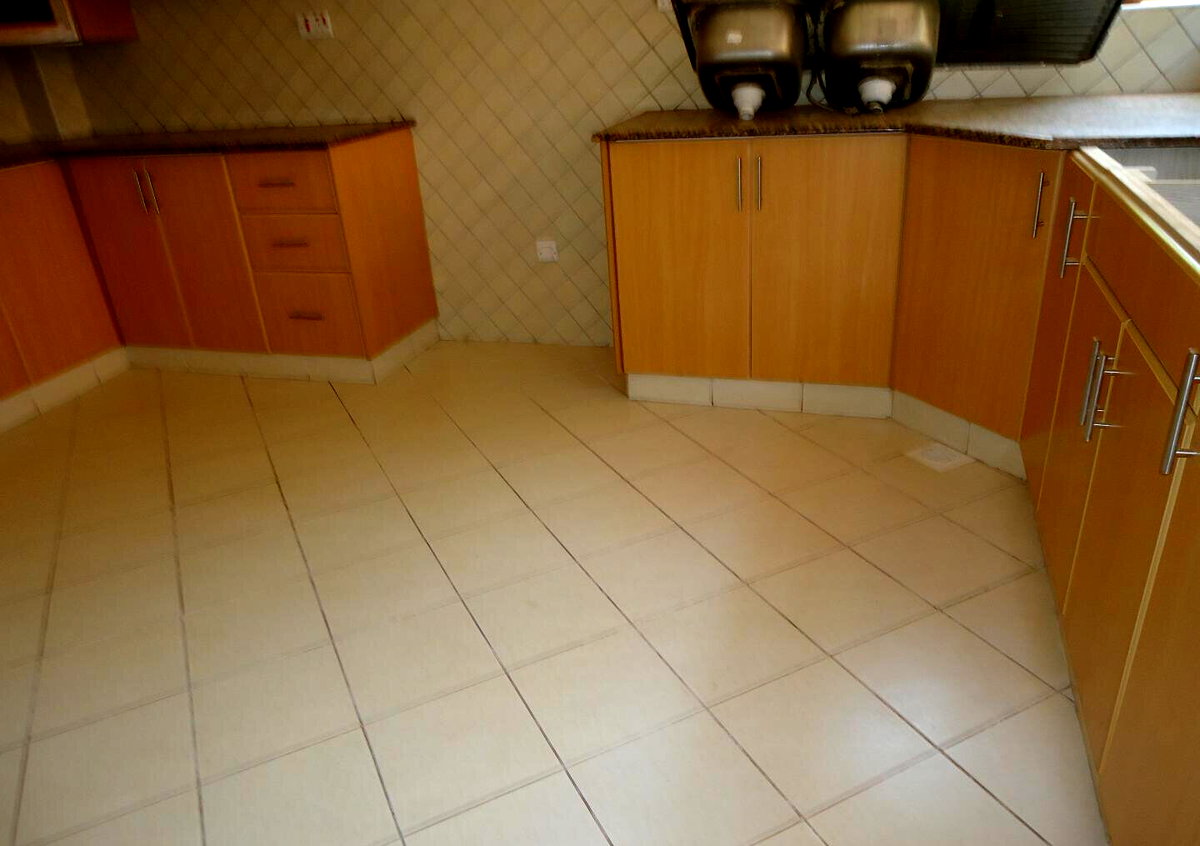 5BR Townhouse with Backup Generator & Borehole - Lavington