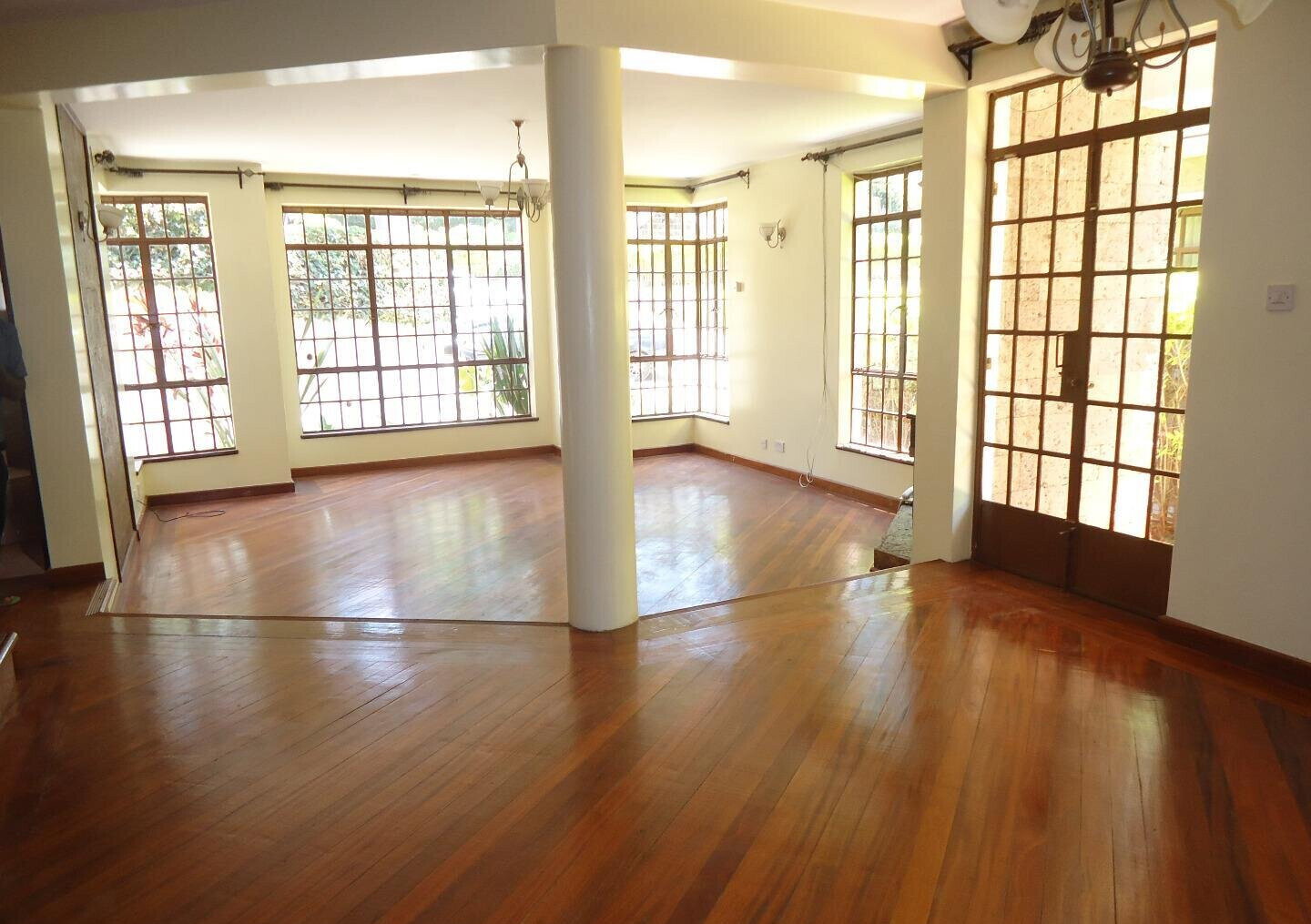5BR Townhouse with Backup Generator & Borehole - Lavington
