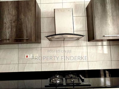 3bdrm Apartment in Gateway Mall Area for sale - Image 6