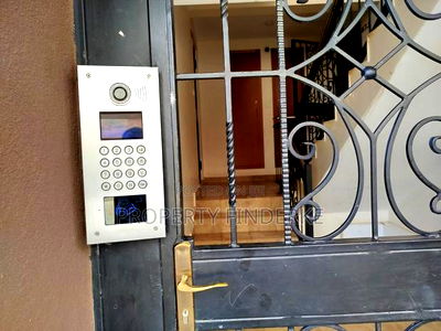 3bdrm Apartment in Gateway Mall Area for sale - Image 11