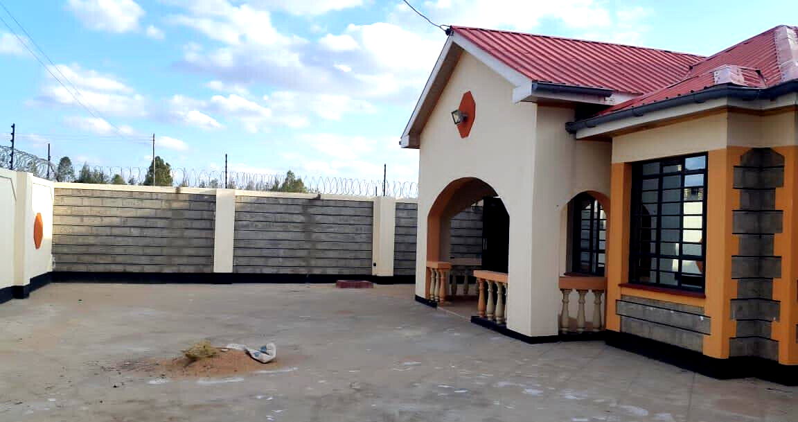 4 En-Suite Bedroom Bungalow with Self-Contained Studio - Kitengela