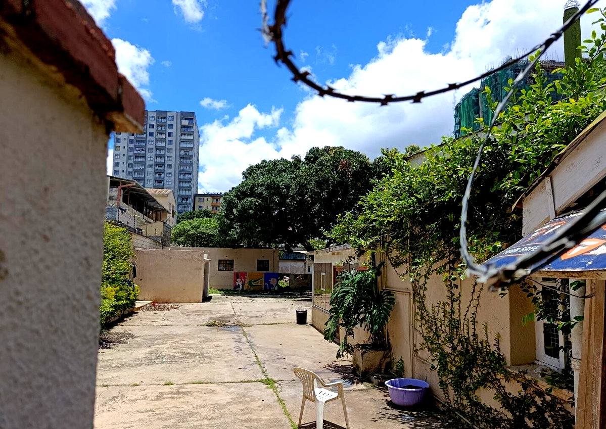 Half Acre Plot with Garden in Parklands