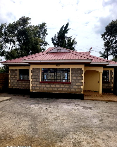 1/8 Acre 3BR Home with Garden