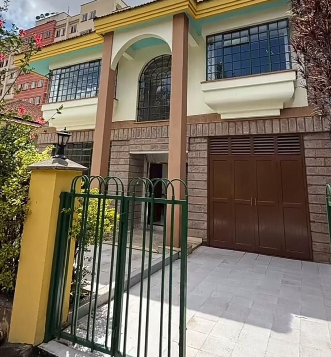 4-Ensuite Townhouse with DSQ & Tarmac Access - Brookside, Westlands