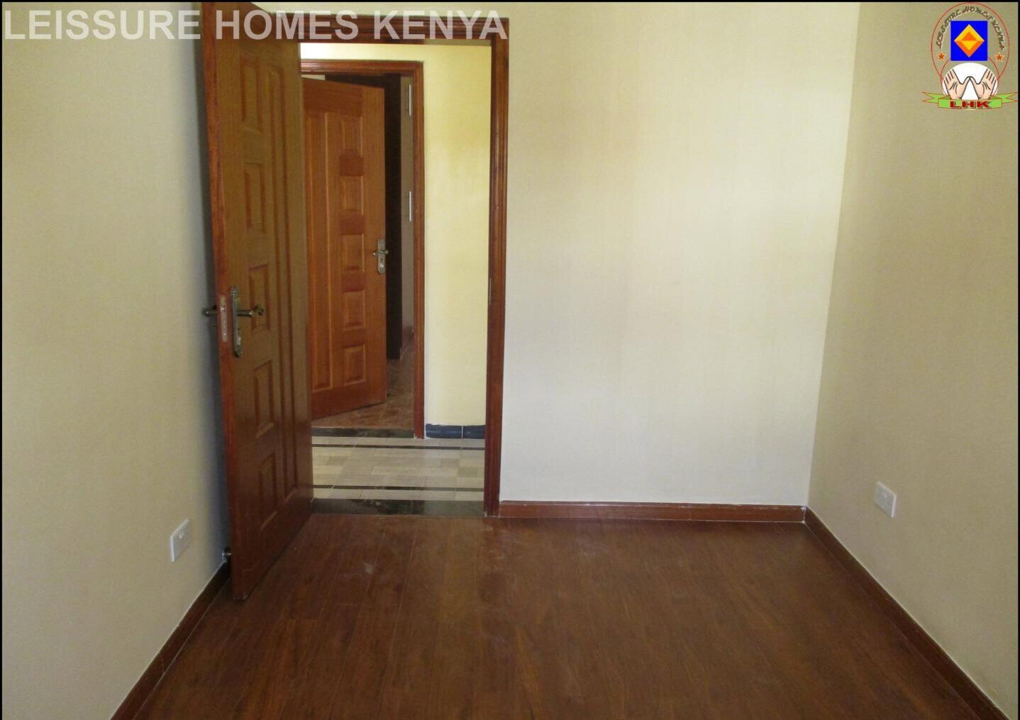 5BR All-Ensuite Townhouse with Fireplace & Rooftop Terrace - Lavington