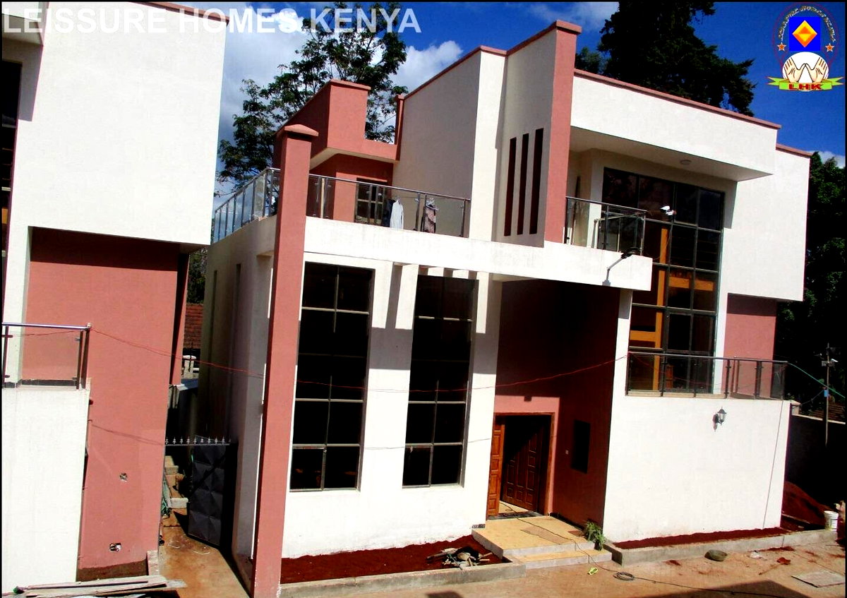 5BR All-Ensuite Townhouse with Fireplace & Rooftop Terrace - Lavington