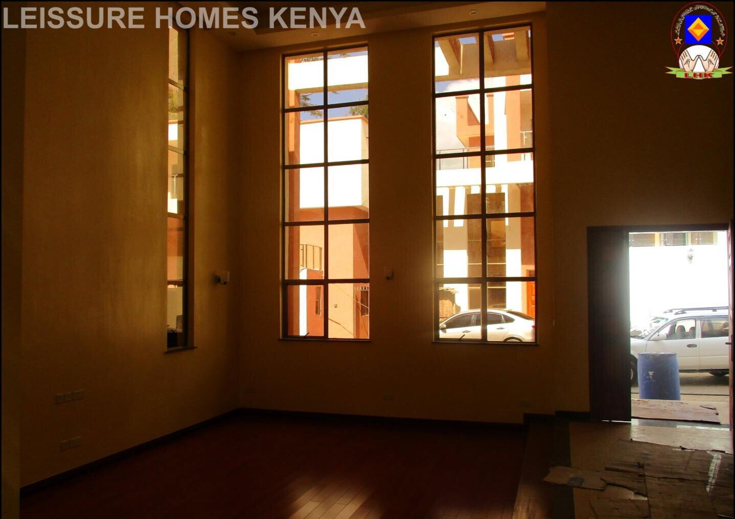 5BR All-Ensuite Townhouse with Fireplace & Rooftop Terrace - Lavington