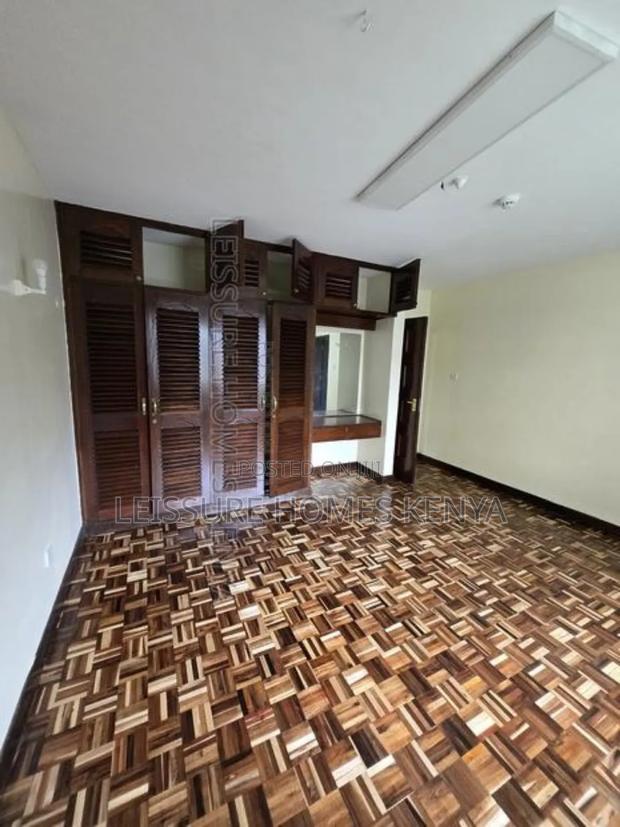 6bdrm House in Muthangari for rent