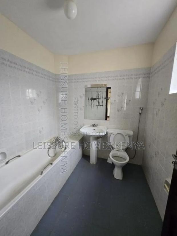 6bdrm House in Muthangari for rent