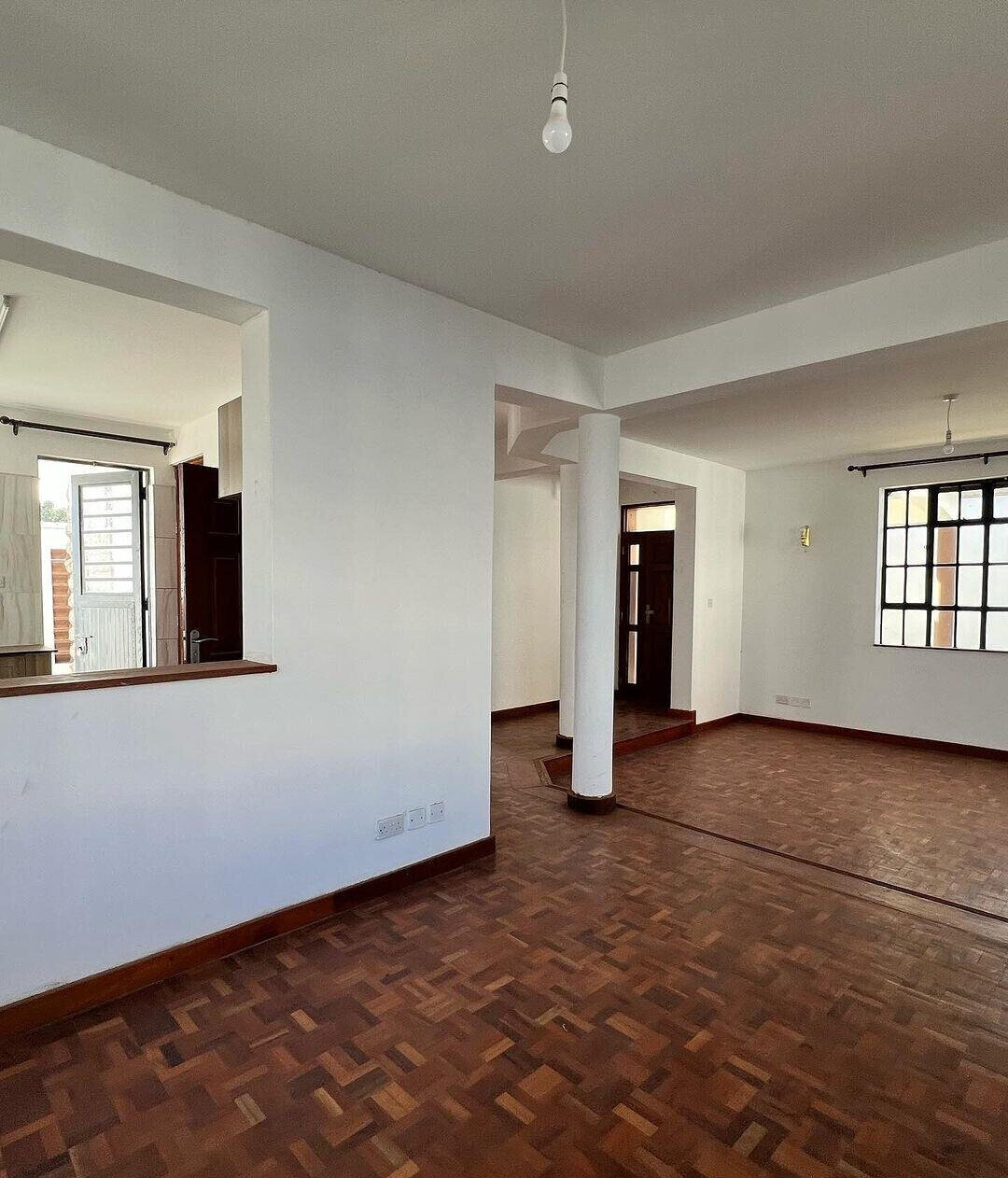 4-Ensuite Townhouse with DSQ & Sunken Living Room – Karen
